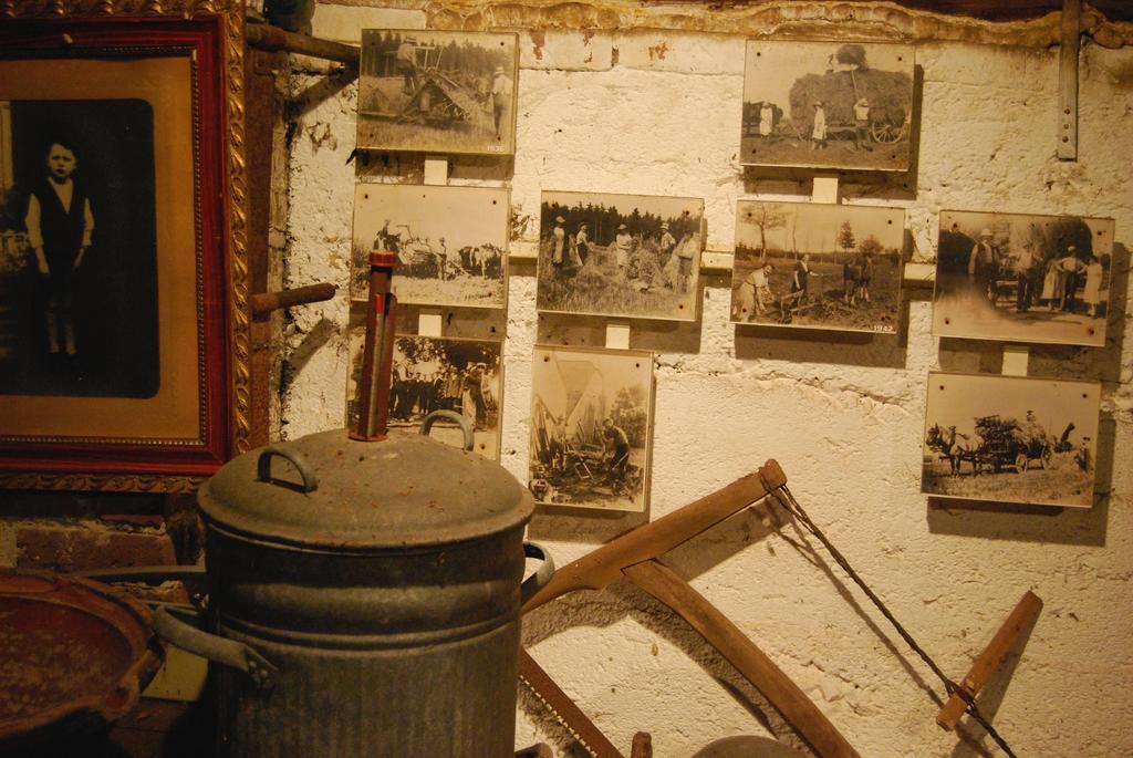 La Remise - Les Chambres Neufchâteau Exteriör bild